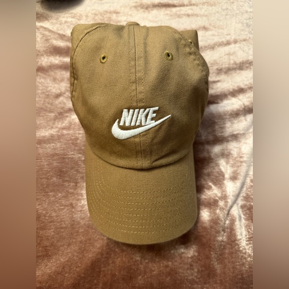 Nike Hat - Picture 2 of 2